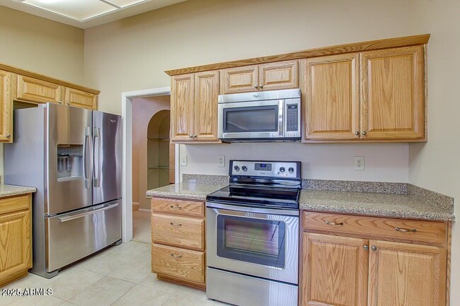 Building Photo - 13820 W Oak Glen Dr