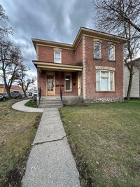 Building Photo - L1004