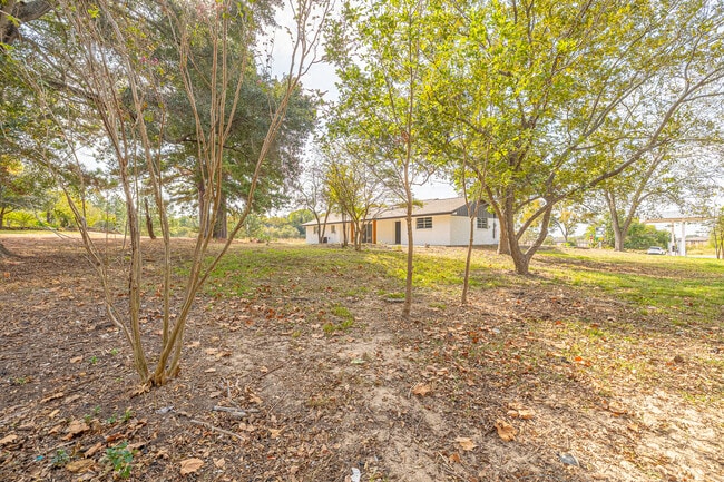 Building Photo - 707 Norwood Ln