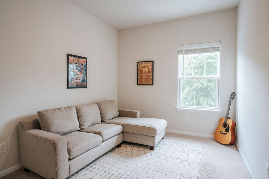 Building Photo - 211 Harlequin Aly