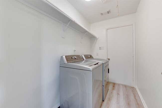 Building Photo - 5918 Laramie River Ct