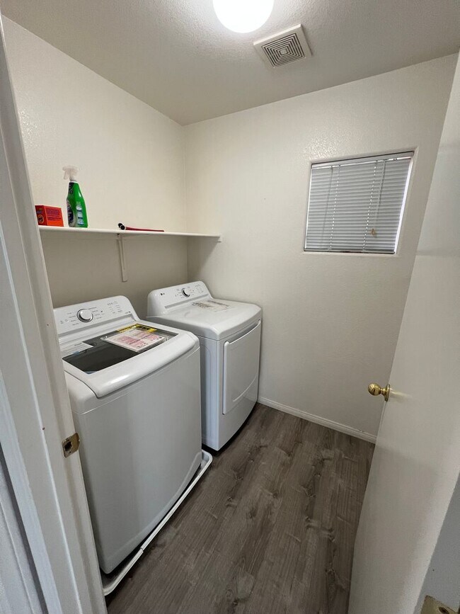 Building Photo - Beautiful 3-Bedroom, 3-Bath Home – Move-In Ready