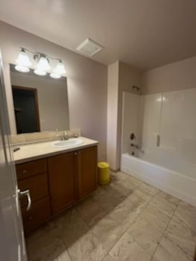 Building Photo - 3 bedroom Rambler off of Agate