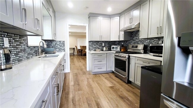 Building Photo - 2431 N Lamer St