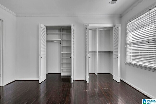 Building Photo - 25 The Falls Dr