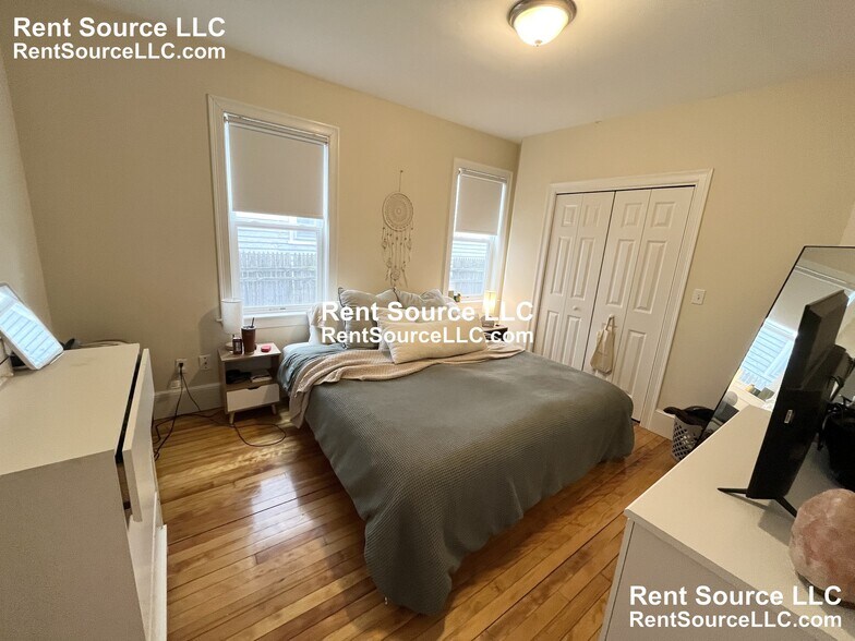 Building Photo - 15 Sargent Ave