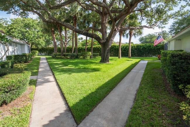 Building Photo - 4204 Water Oak Ct