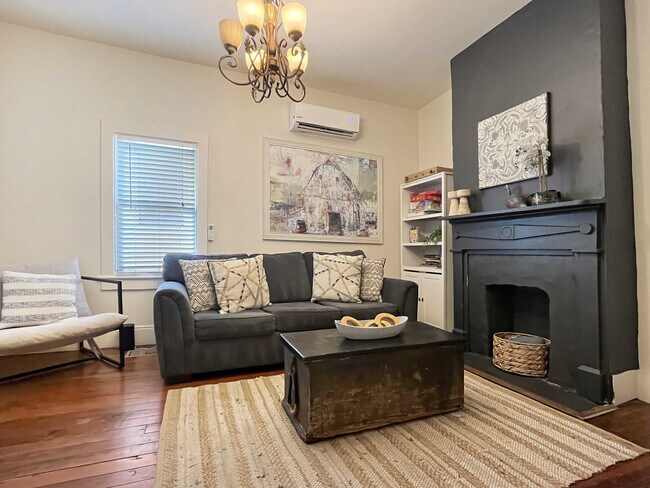 Building Photo - 515 E Huntingdon St