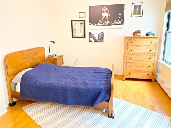 Building Photo - 76 E Brookline St