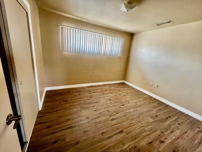 Building Photo - 6370-6370 Tamarisk Ave