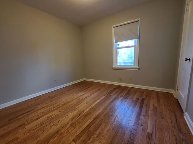 Building Photo - Wonderfully updated 3BR, 2BA home!