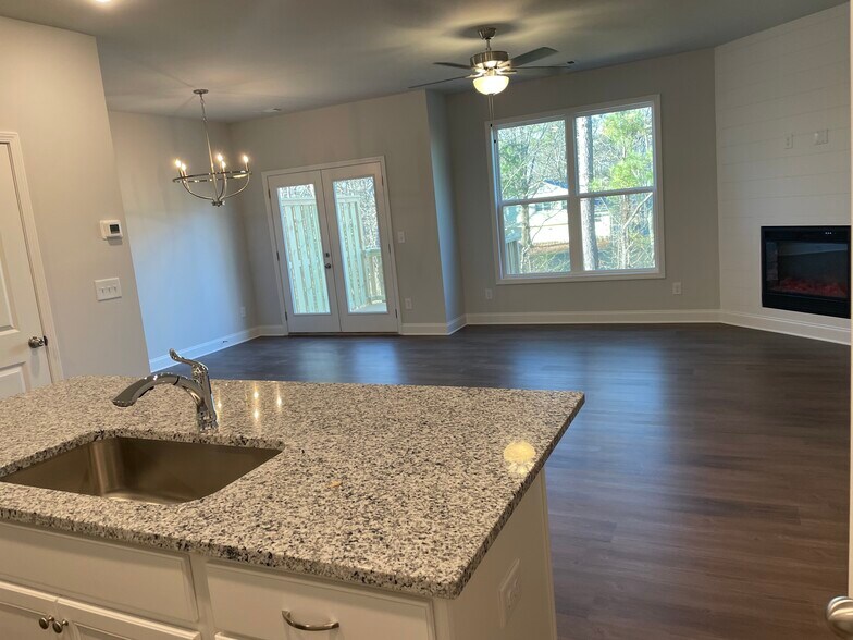 Building Photo - 1577 Gin Blossom Cir