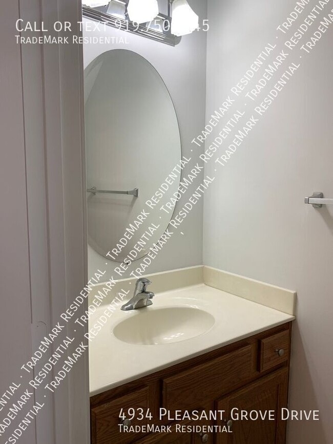 Building Photo - 4934 Pleasant Grove Dr