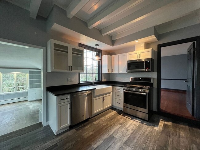 Building Photo - Cool Updated Historic 4/3.5 Farmhouse in Bethesda on Private, 1.5 Acre Lot