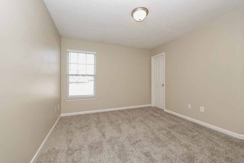 Building Photo - 8035 Logan Dr