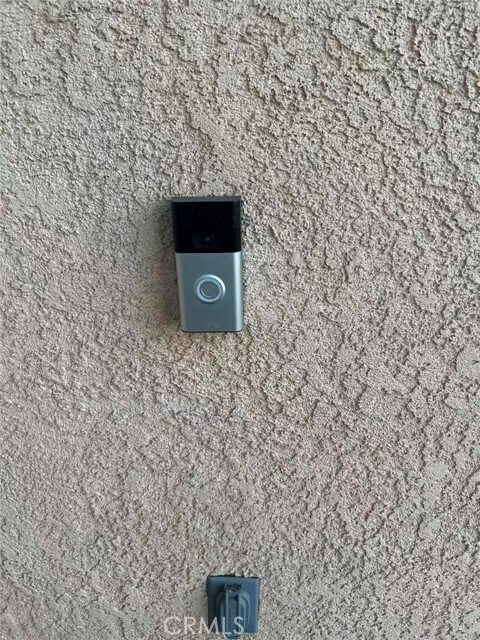 Building Photo - 15865 Flamingo Dr