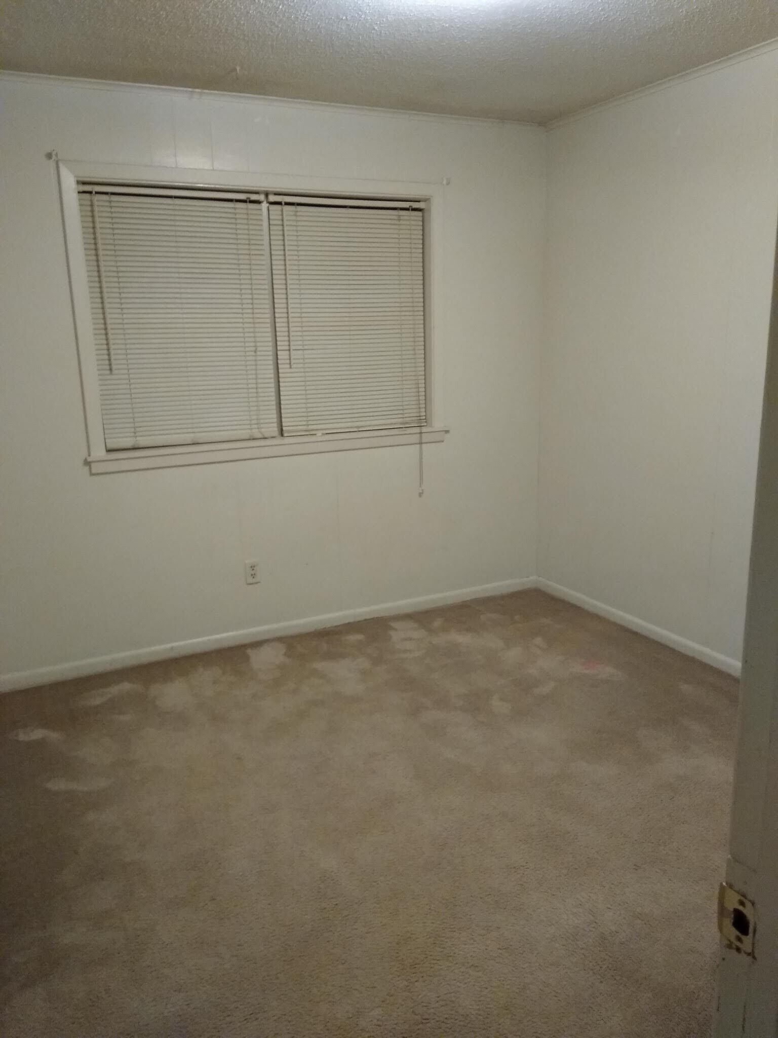 Bedroom (1 of 3) - 1404 Benton St