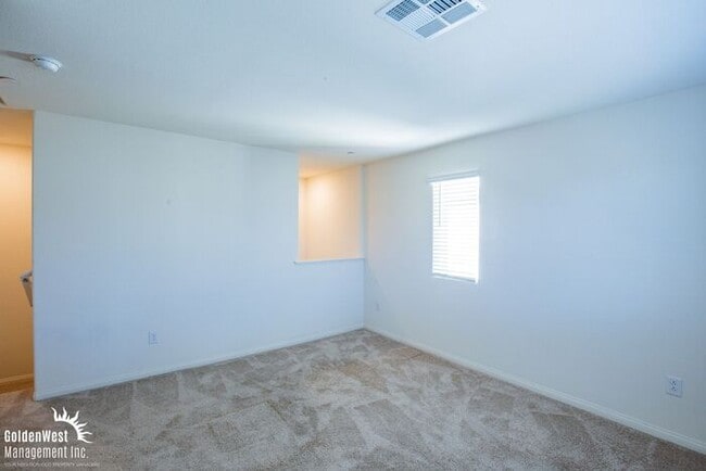 Building Photo - Cozy 2Bdm 2Ba Townhome with Community Pool...