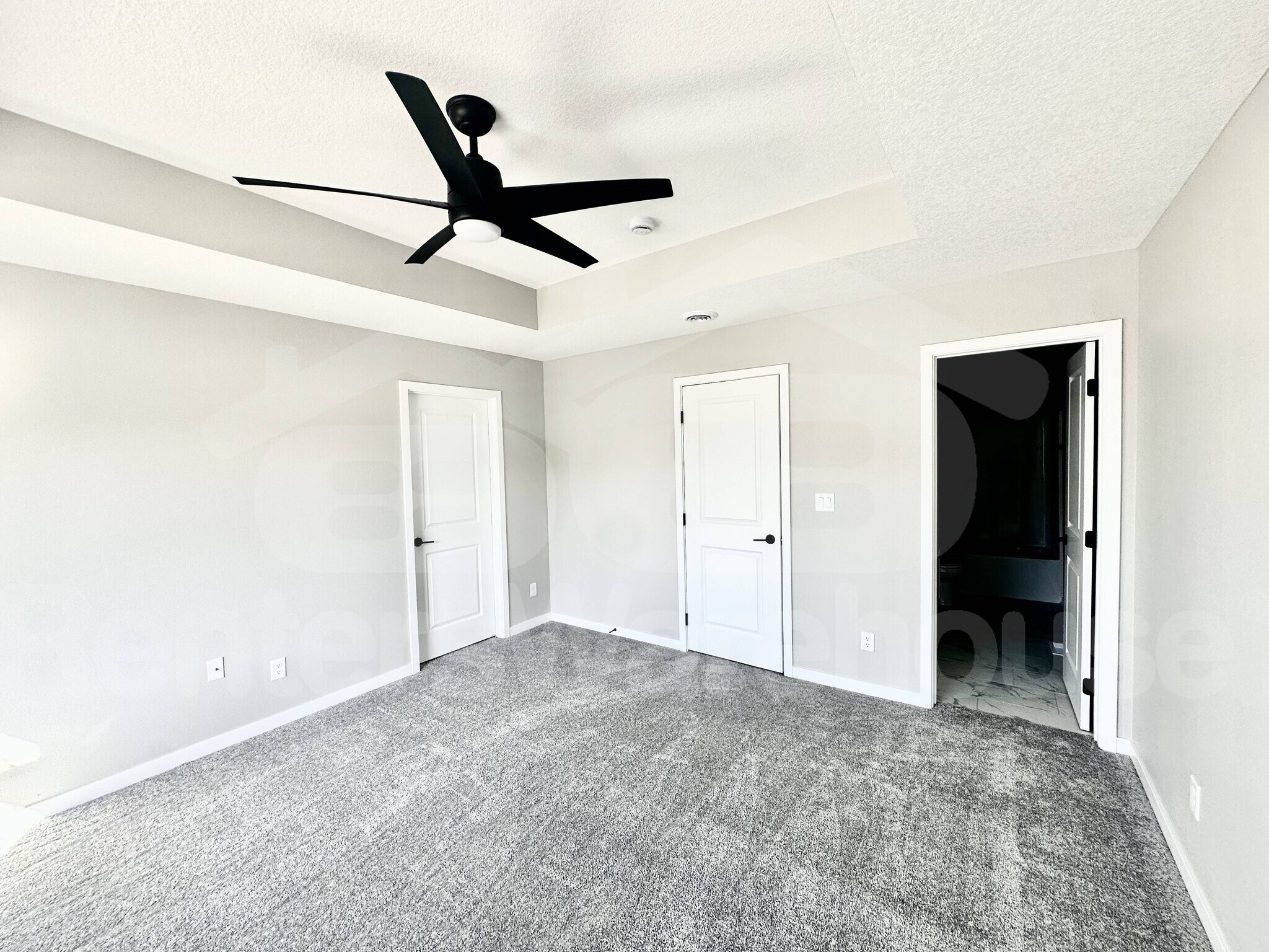 Building Photo - 7000 Lake Hill Dr