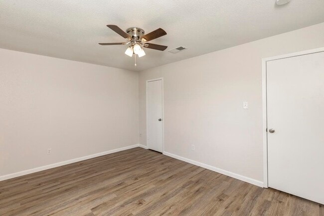 Building Photo - 8930 Manion Dr