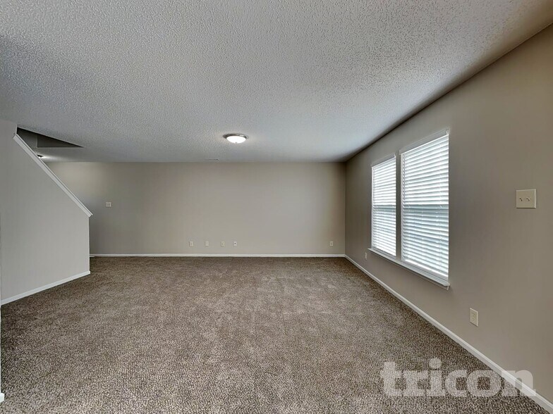 Building Photo - 9017 Southernwood Way