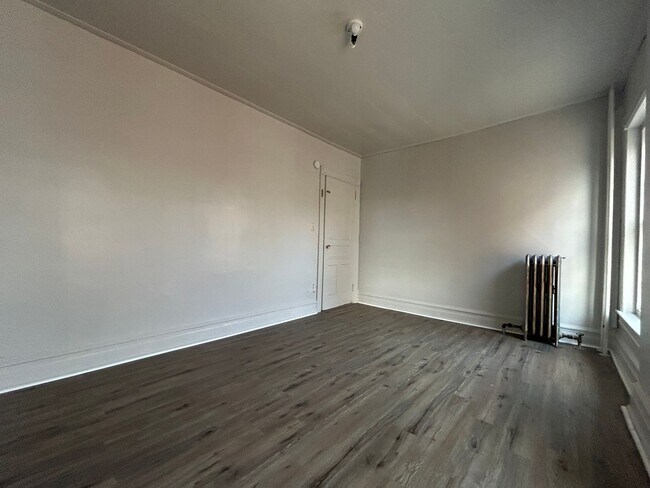 Building Photo - 312 N 14th St