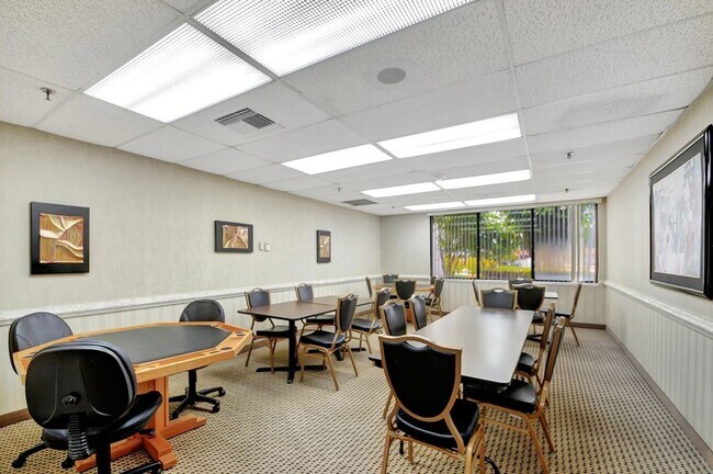 Building Photo - 7657 Tahiti Ln