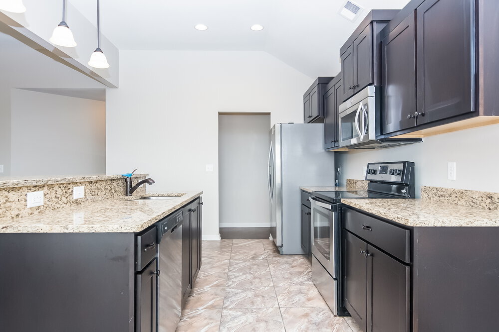 Building Photo - 2847 S Cherry Dr
