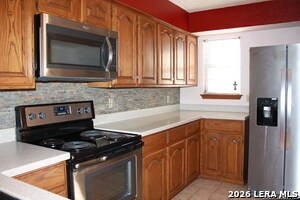 Building Photo - 421 Watts Ln