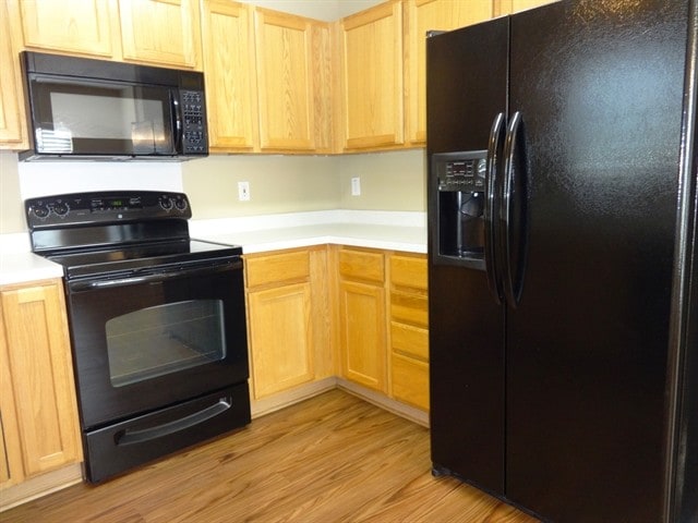 Building Photo - 8777 Tigershark Ave