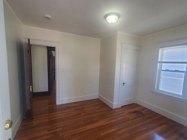 Building Photo - 32 Boutwell St