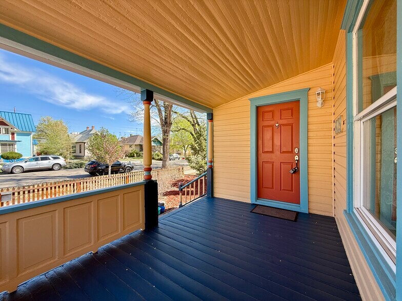 Building Photo - 909 Ouray Ave