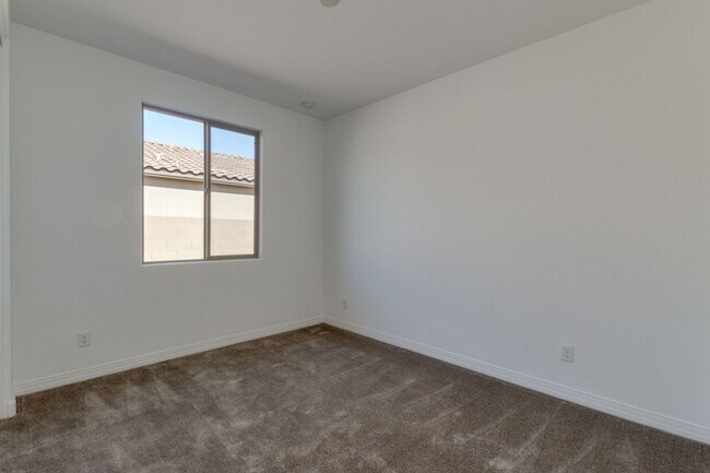 Building Photo - Seasons at Villago, Casa Grande, AZ, Beaut...