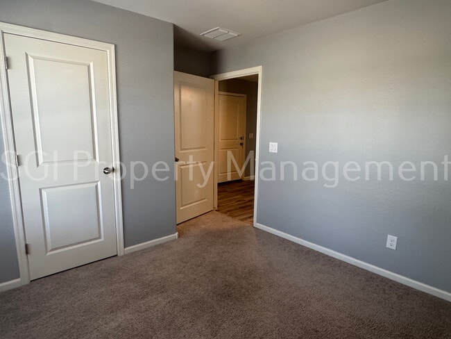 Building Photo - 2033 E Velvet Pl