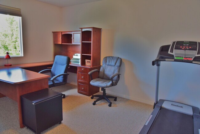 Building Photo - 352 E Newsome Park Ln