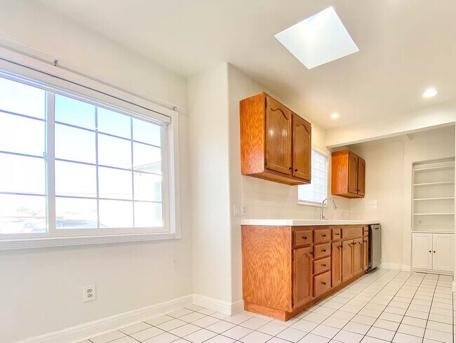 Building Photo - 7400 Radford Ave