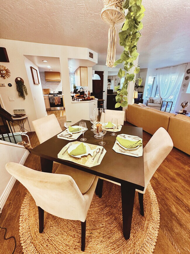 Building Photo - 4010 Layang Layang Cir