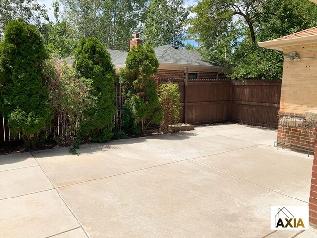 Building Photo - Exceptional Neighborhood!