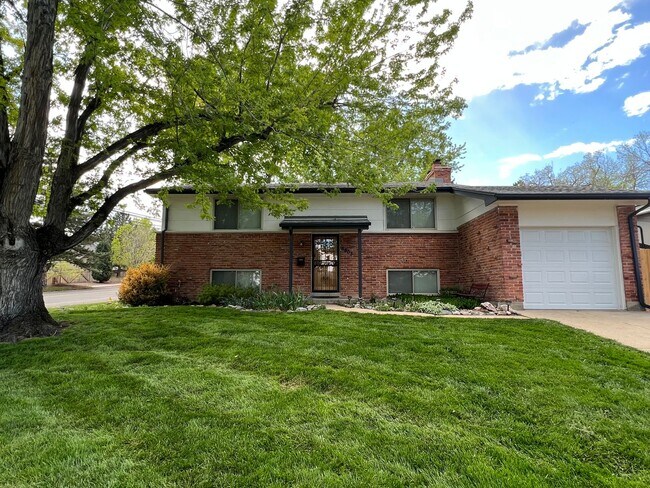 Building Photo - Spacious 3 BD/ 2 BA Home in Arvada, CO- Av...