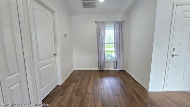 Building Photo - 4720 San Lorenzo Dr
