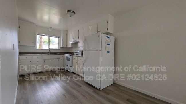 Building Photo - 1798 Halterman Ave