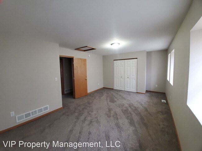 Building Photo - 4 br, 2.5 bath House - 3104 N. 8th Street