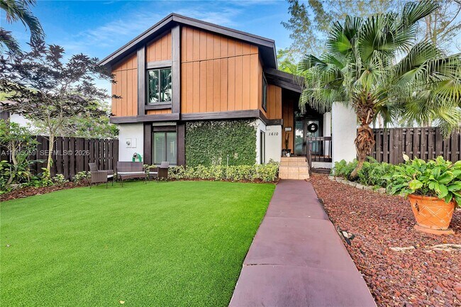 Building Photo - 1610 W Sandpiper Cir