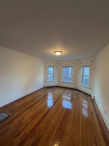 Building Photo - 94 Morrison Ave