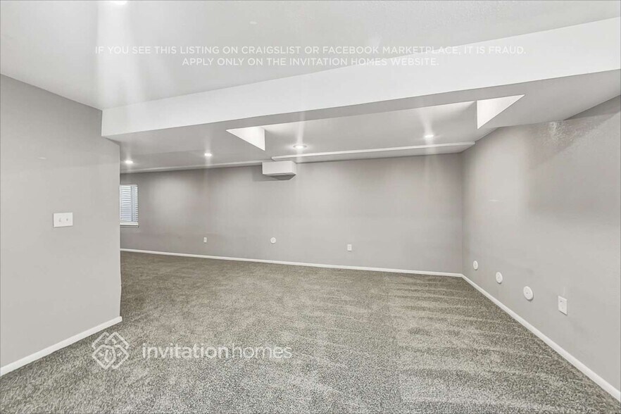 Building Photo - 2248 S Espana St