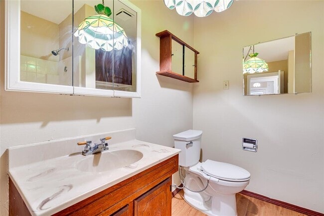 Building Photo - 1011 E 49th St