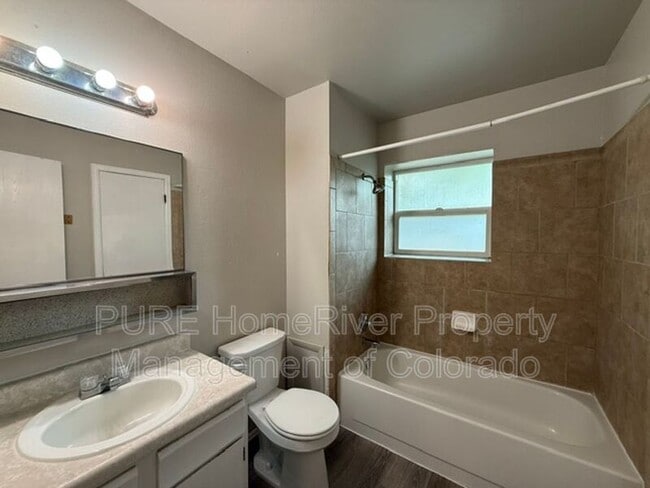 Building Photo - 7140 Poteae Dr