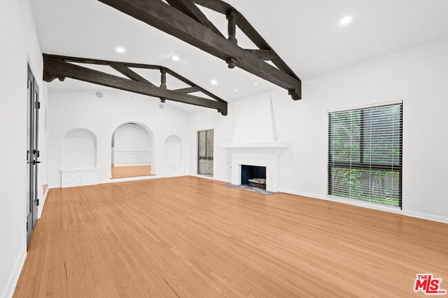 Building Photo - 260 S La Peer Dr