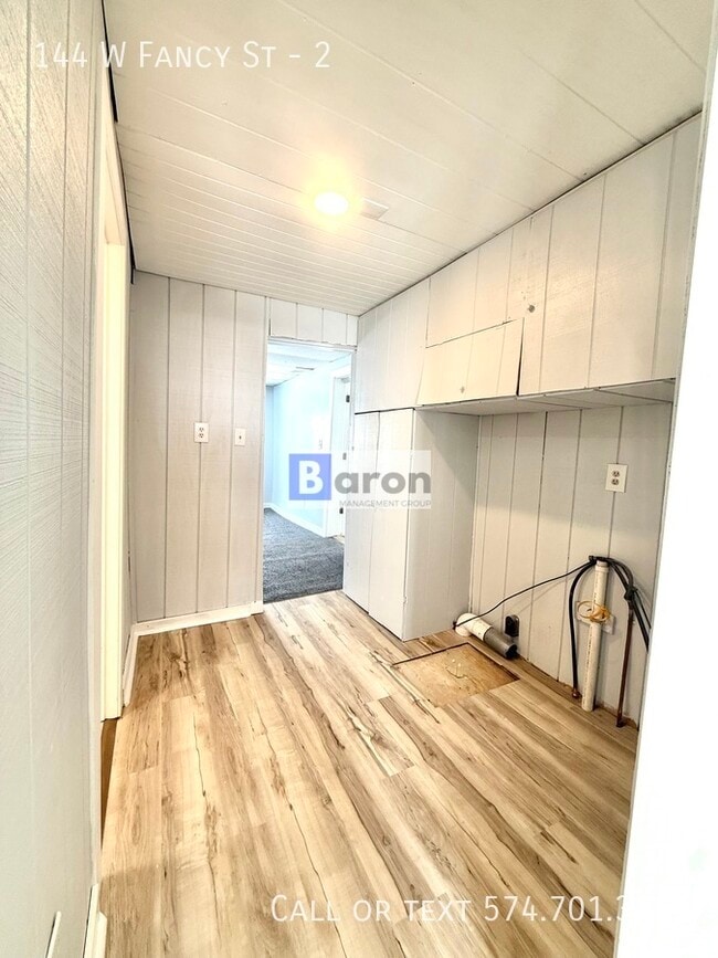 Building Photo - 144 W Fancy St