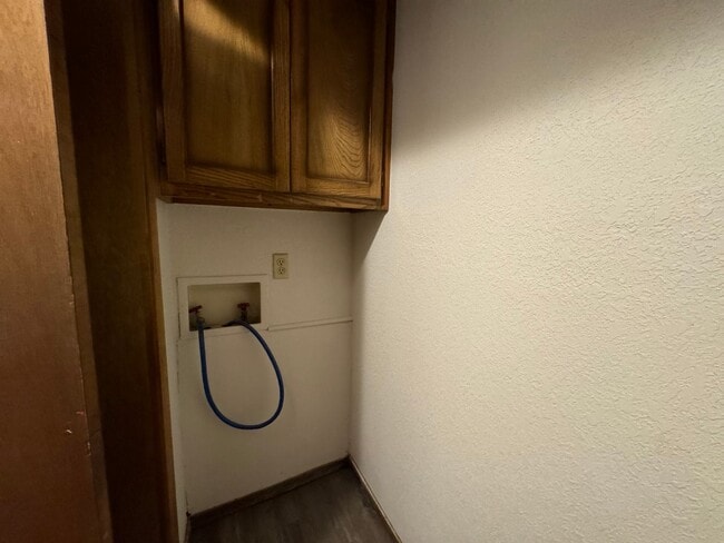 Building Photo - 3 bedroom 2 bathroom duplex In Broken Arrow!